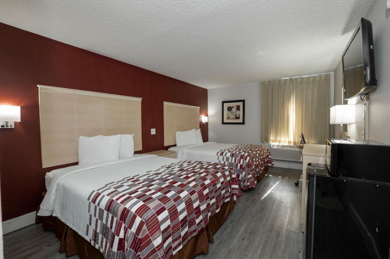 Red Roof Inn Raleigh North-Crabtree Mall-Lenovo Center Bagian luar foto