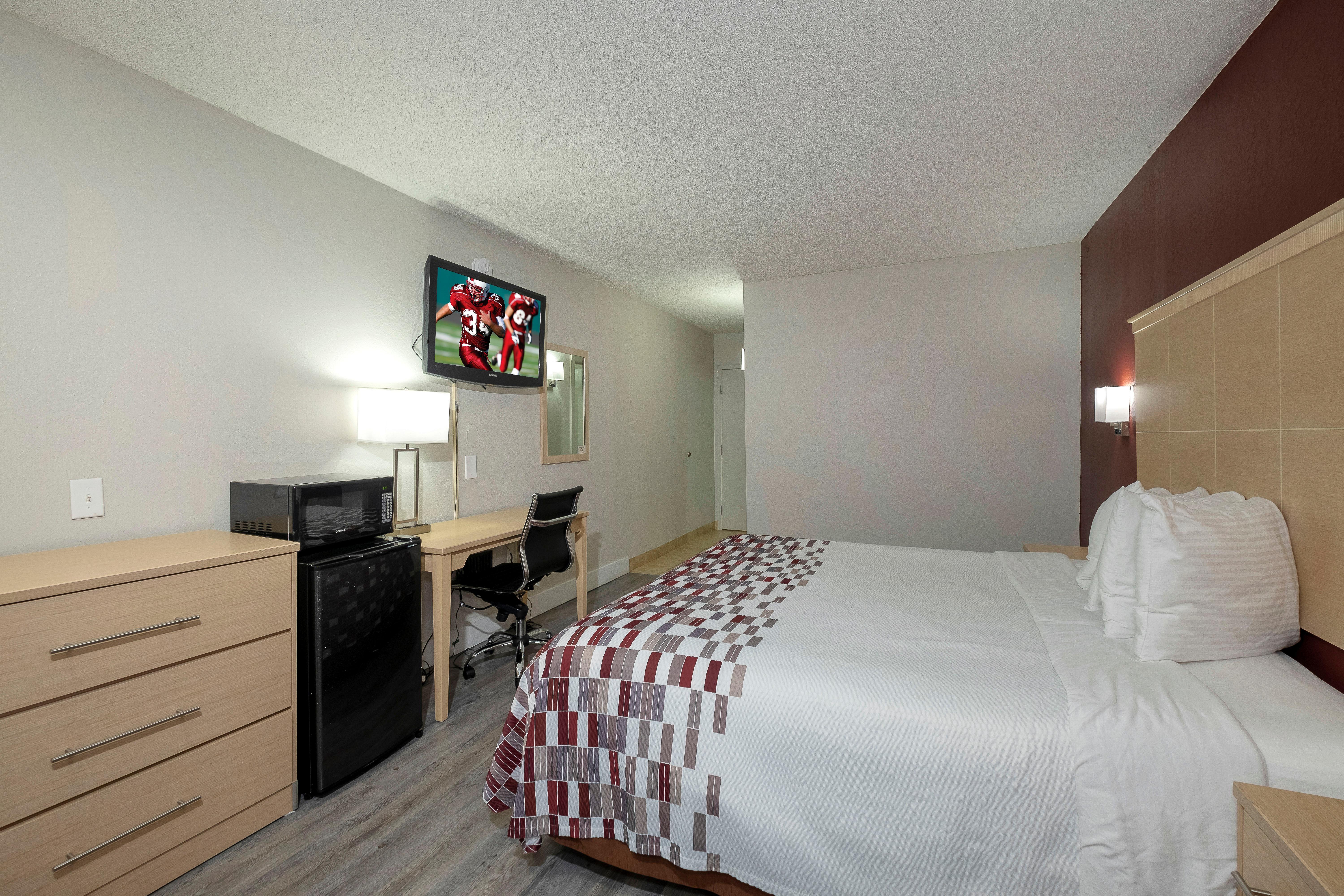 Red Roof Inn Raleigh North-Crabtree Mall-Lenovo Center Bagian luar foto