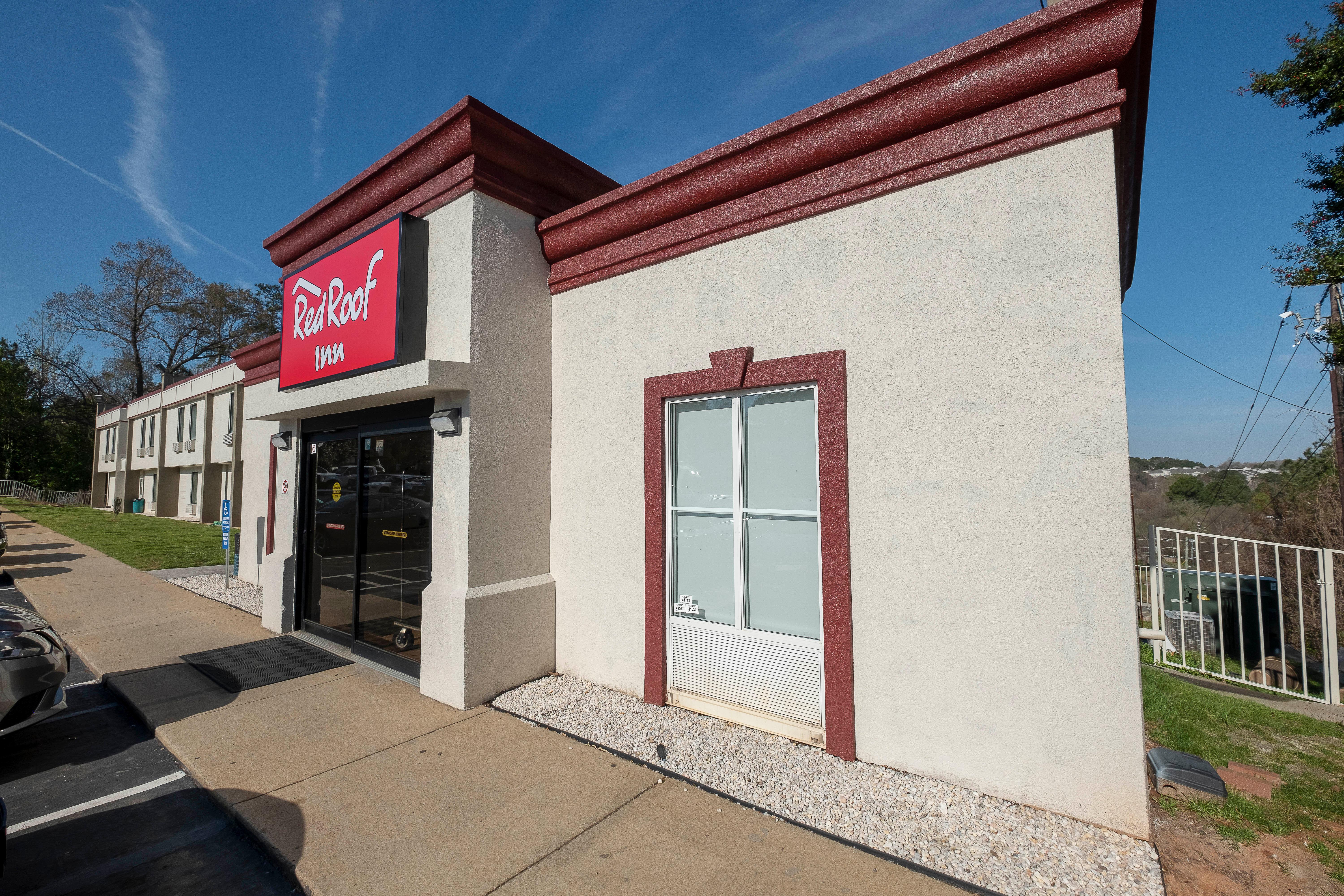 Red Roof Inn Raleigh North-Crabtree Mall-Lenovo Center Bagian luar foto