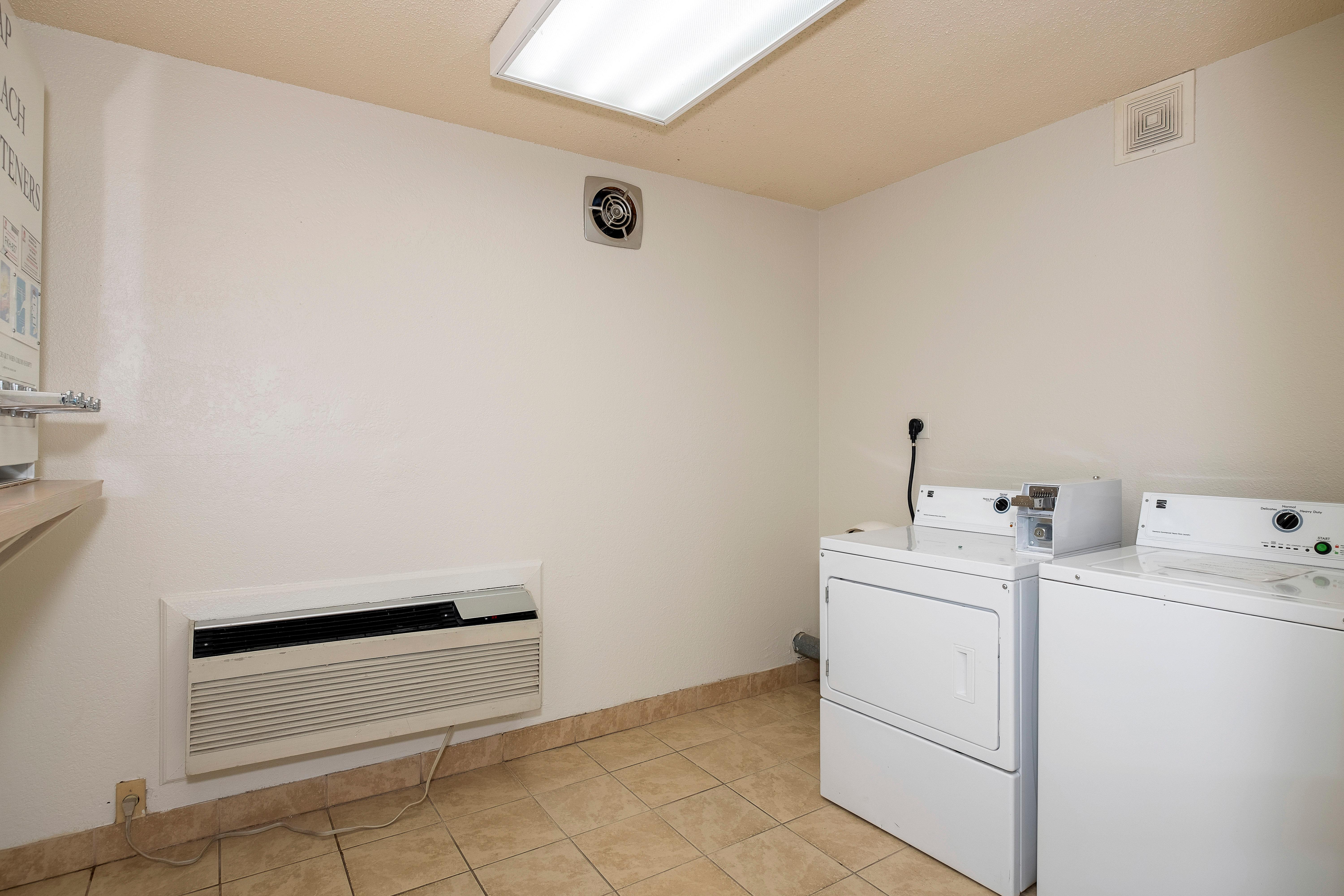 Red Roof Inn Raleigh North-Crabtree Mall-Lenovo Center Bagian luar foto