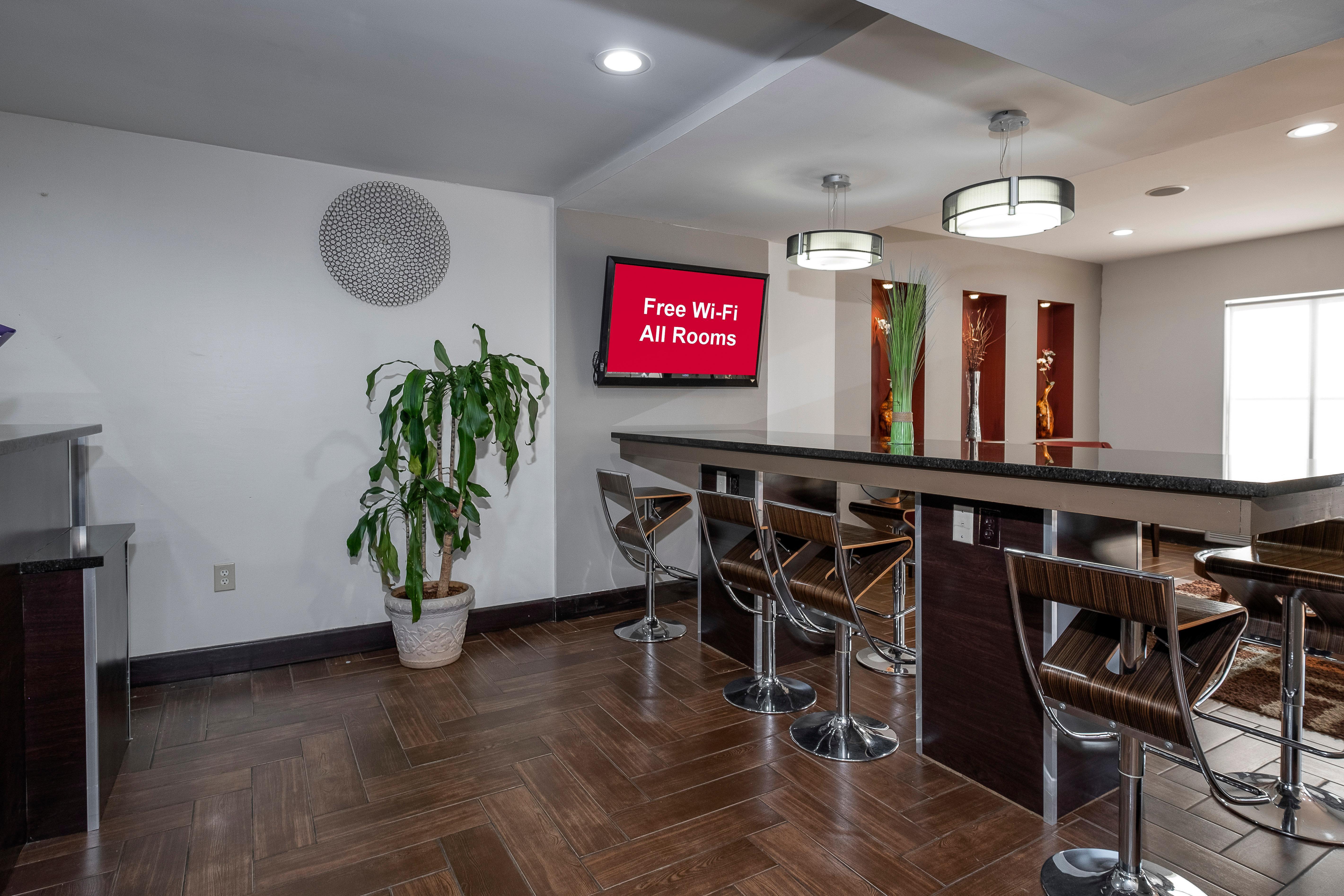 Red Roof Inn Raleigh North-Crabtree Mall-Lenovo Center Bagian luar foto