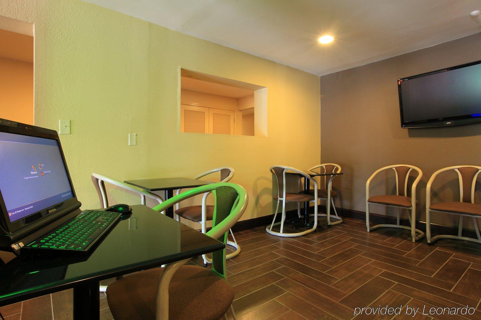 Red Roof Inn Raleigh North-Crabtree Mall-Lenovo Center Ruang foto