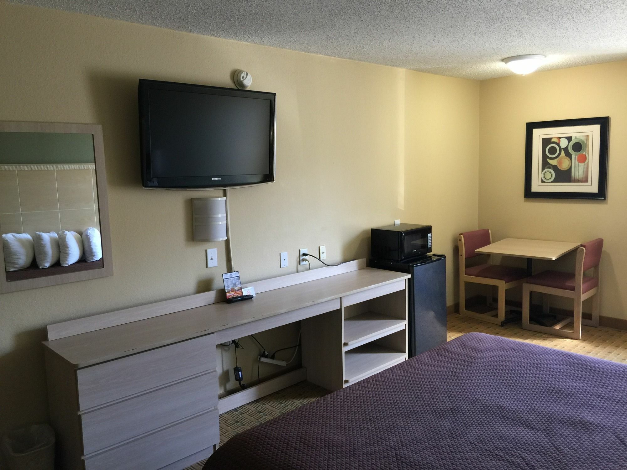 Red Roof Inn Raleigh North-Crabtree Mall-Lenovo Center Bagian luar foto