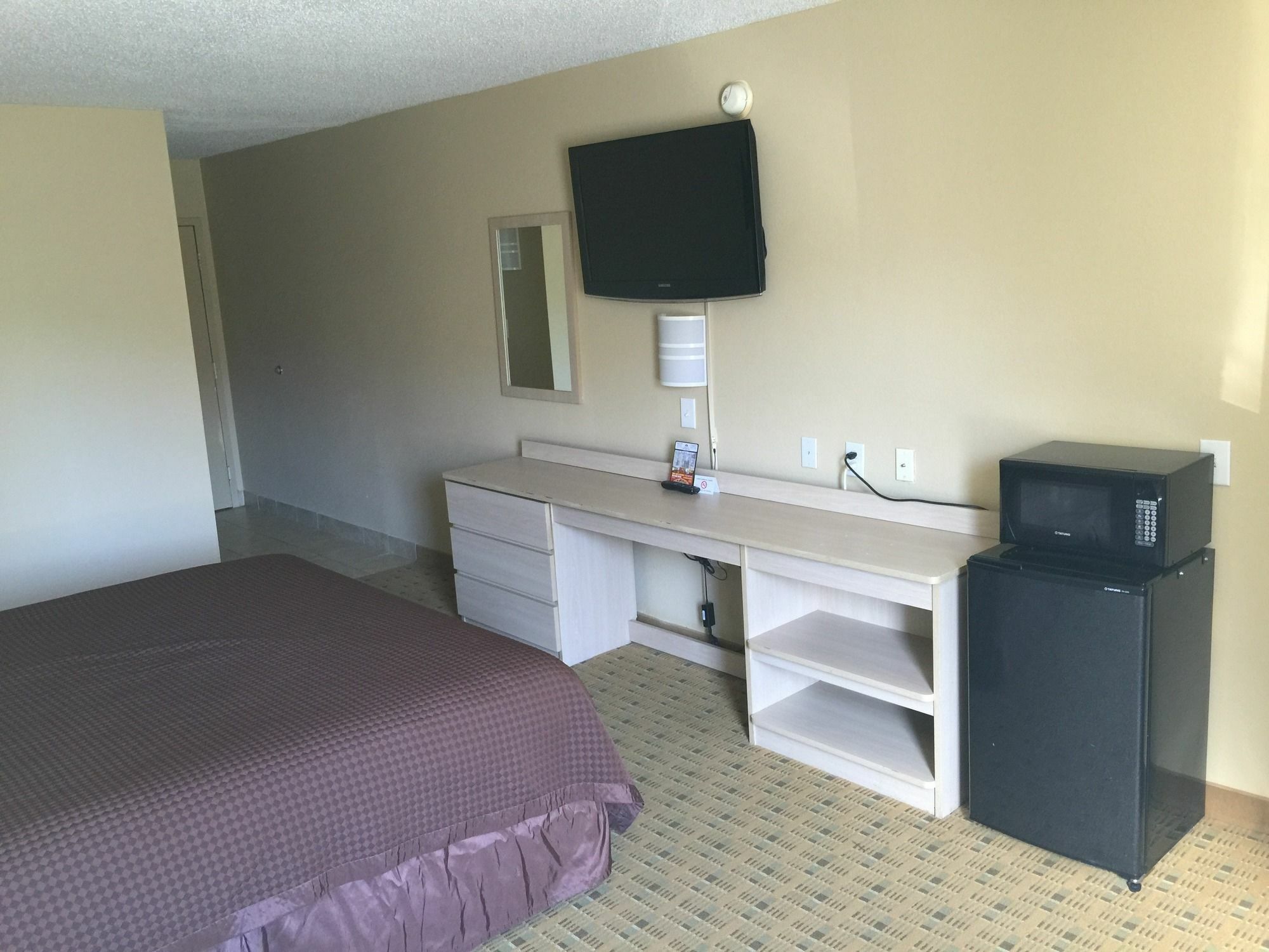 Red Roof Inn Raleigh North-Crabtree Mall-Lenovo Center Bagian luar foto